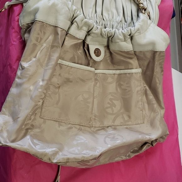 Micheal 💕💕 Kors Cream Soft Leather Bag - Picture 10 of 16